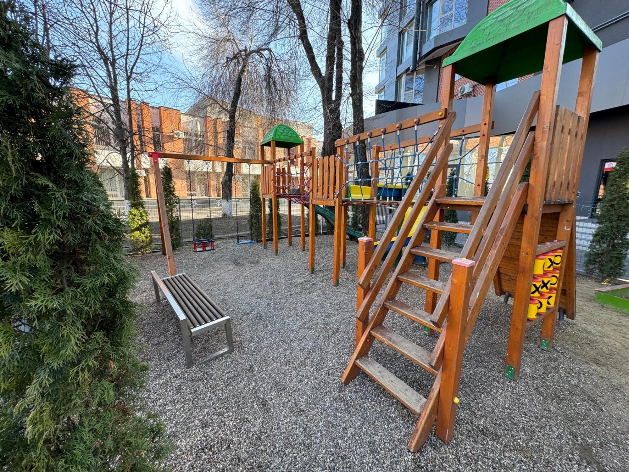 Rentnow Family Large Near Park Apartment *